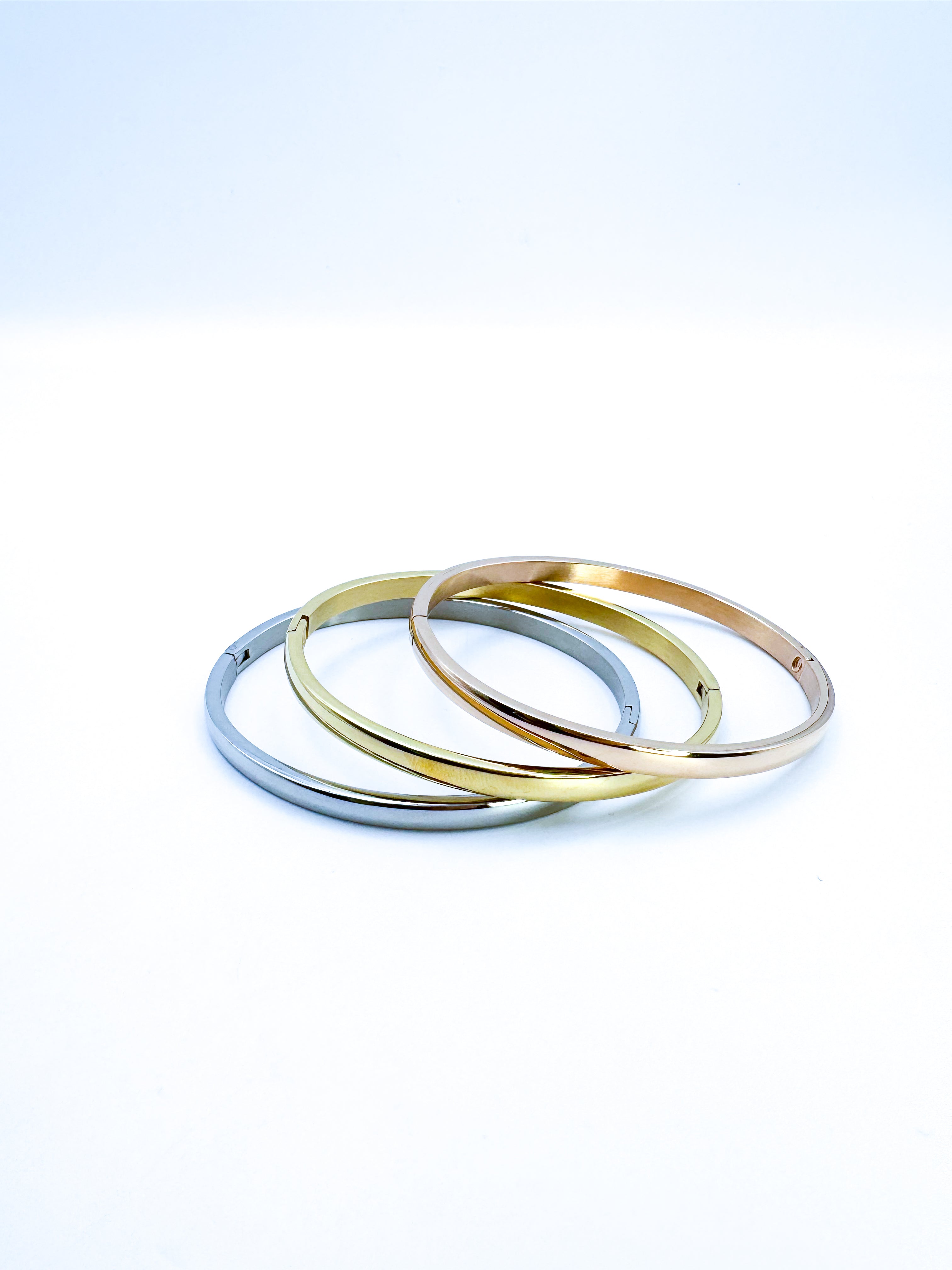 Brazalete rígido macizo delgado