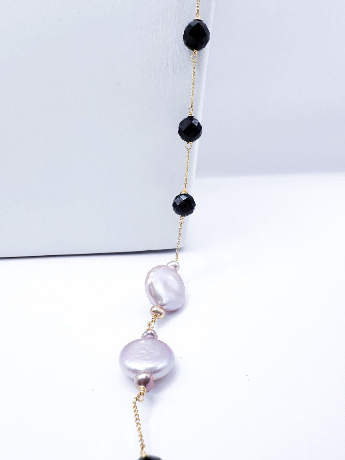 Collar Perlas Moneda & Turmalina Negra