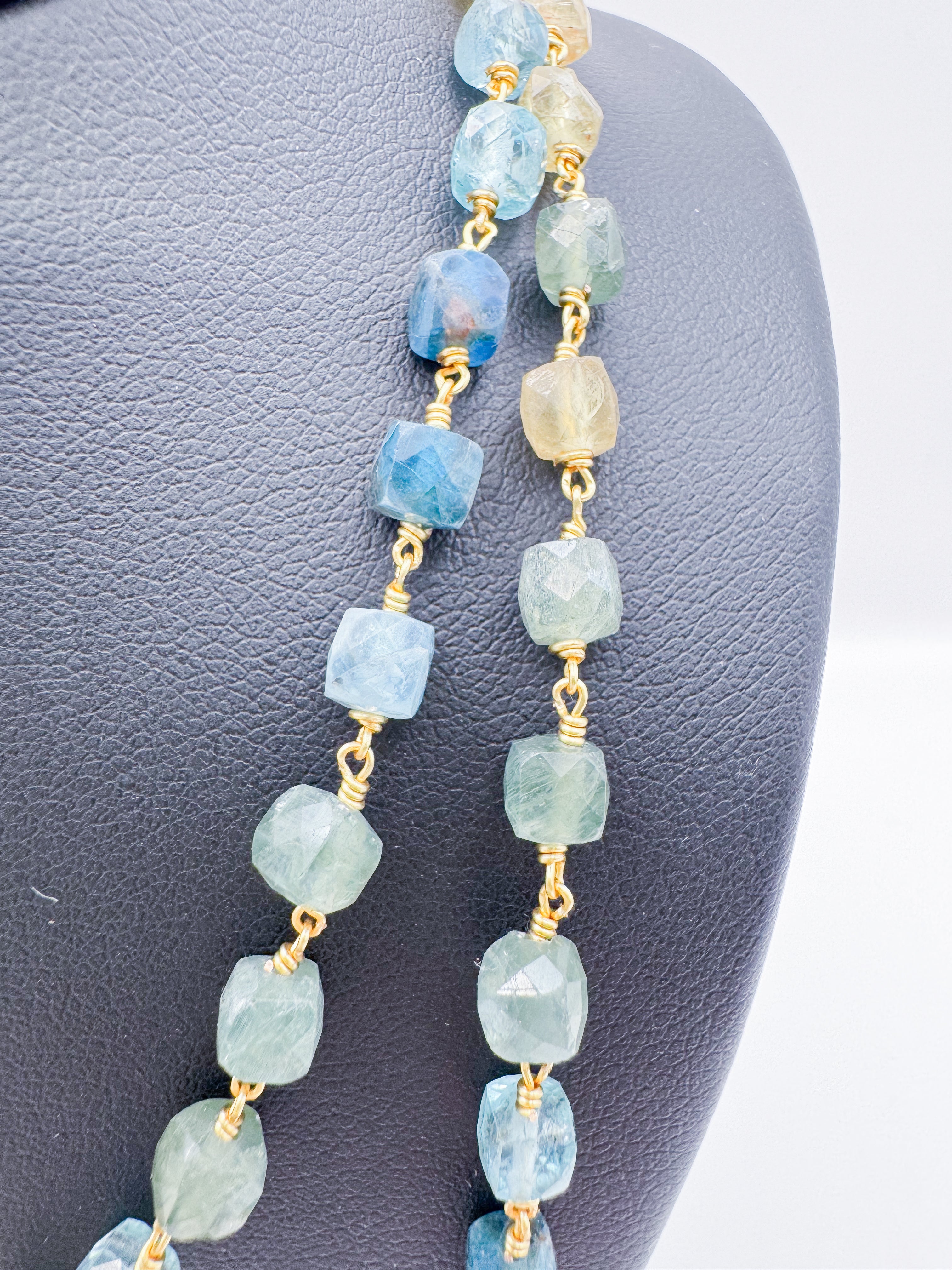 COLLAR CITRINO-APATITO