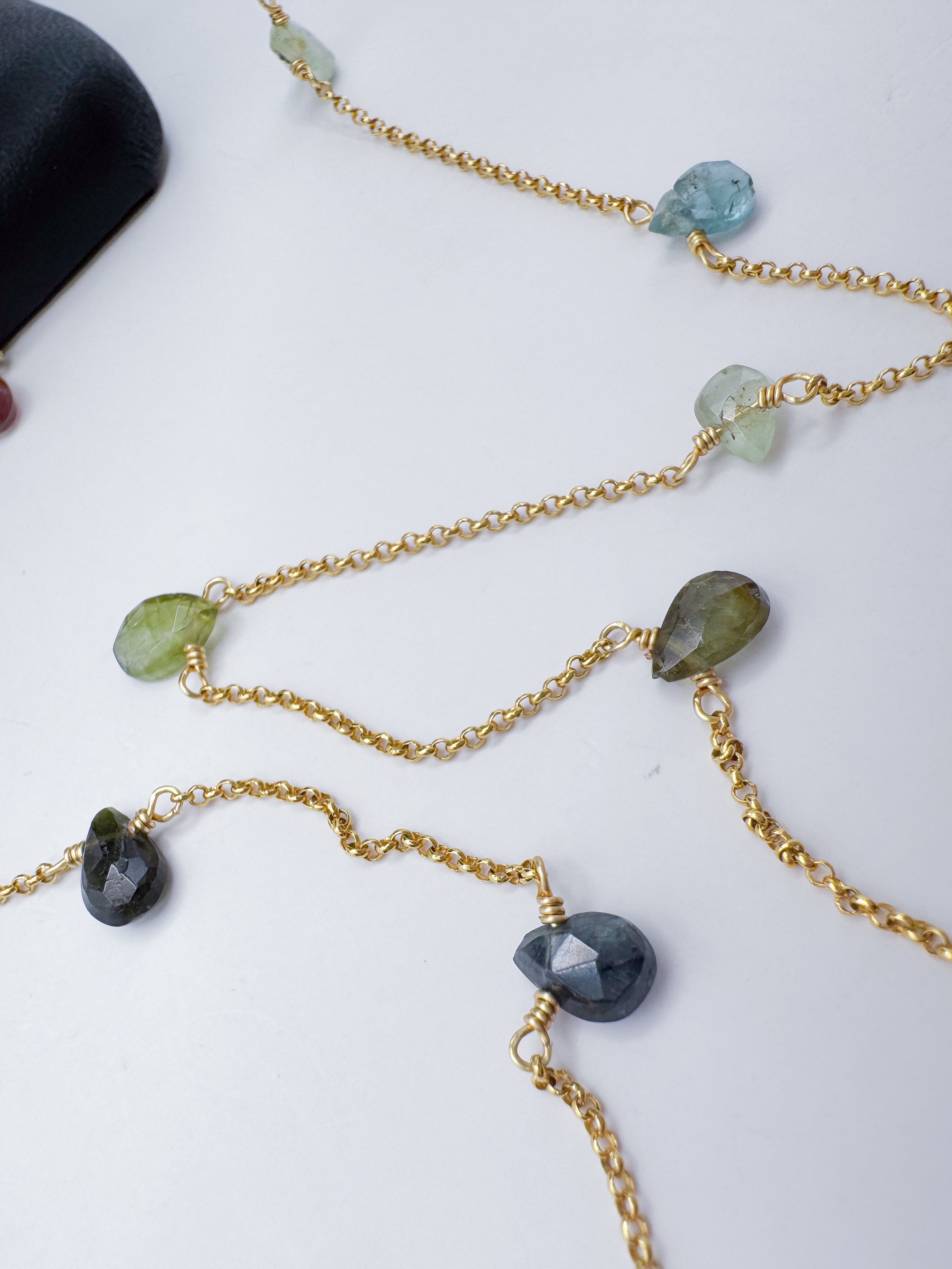 COLLAR TURMALINAS HOJAS MINI