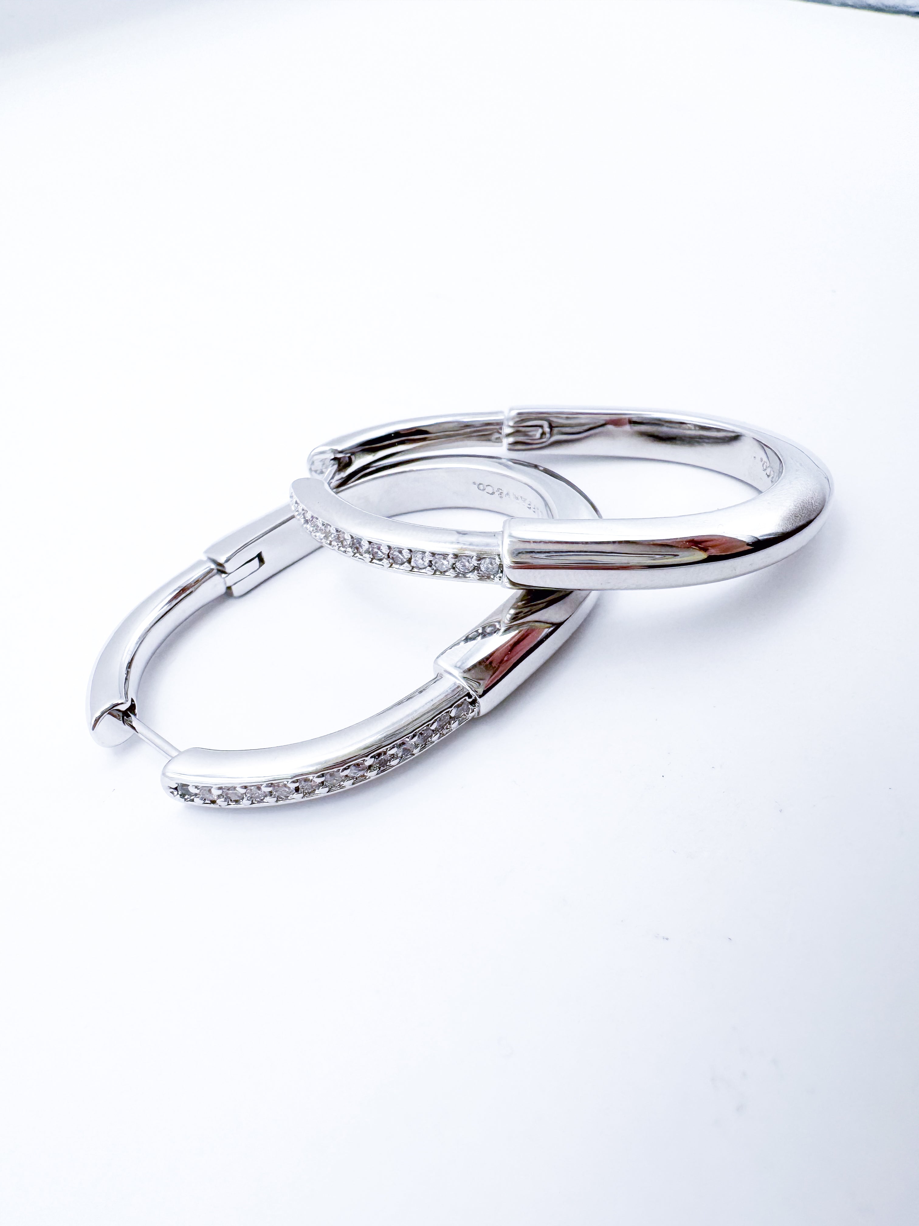 Aretes Locke