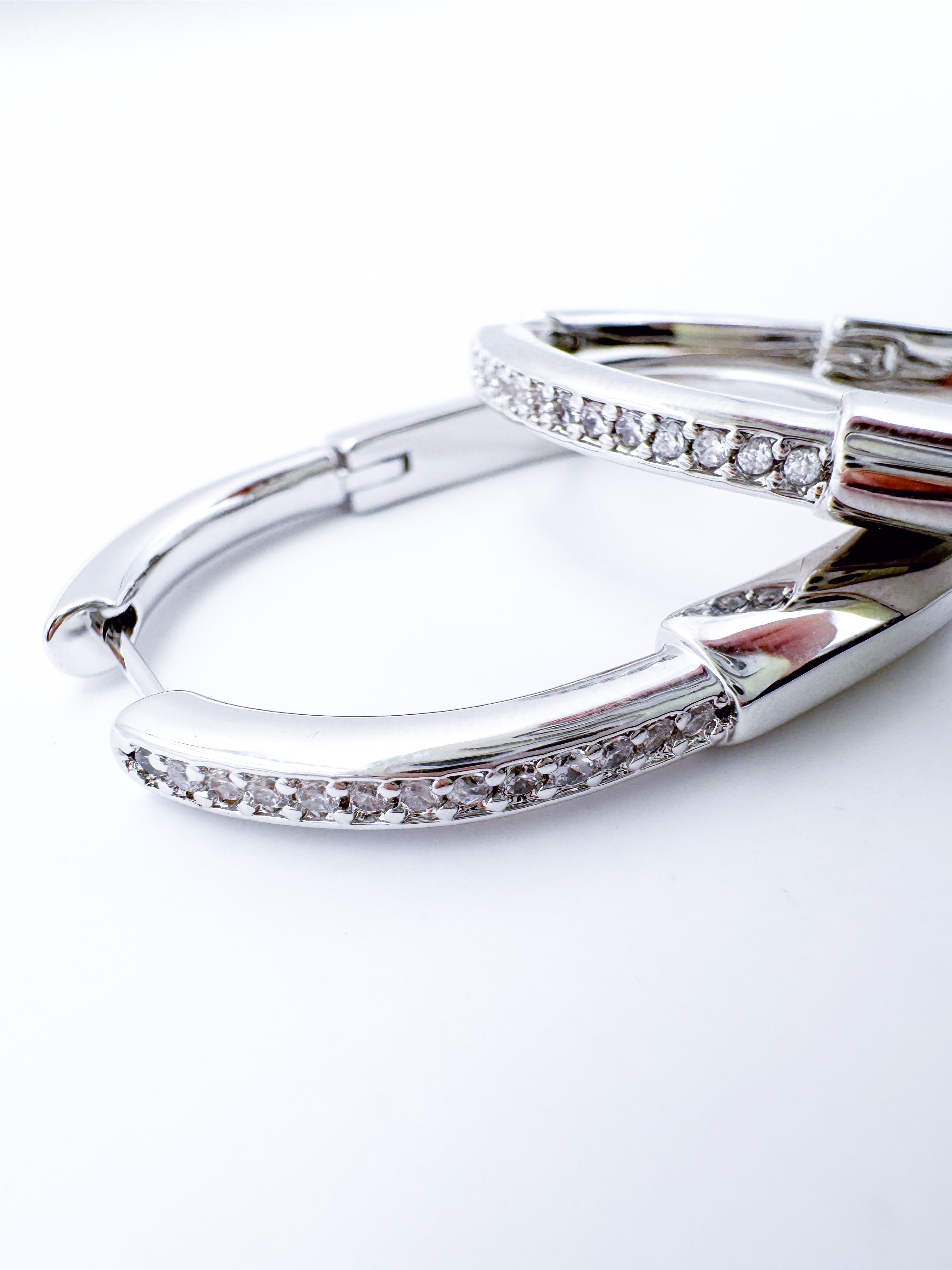 Aretes Locke