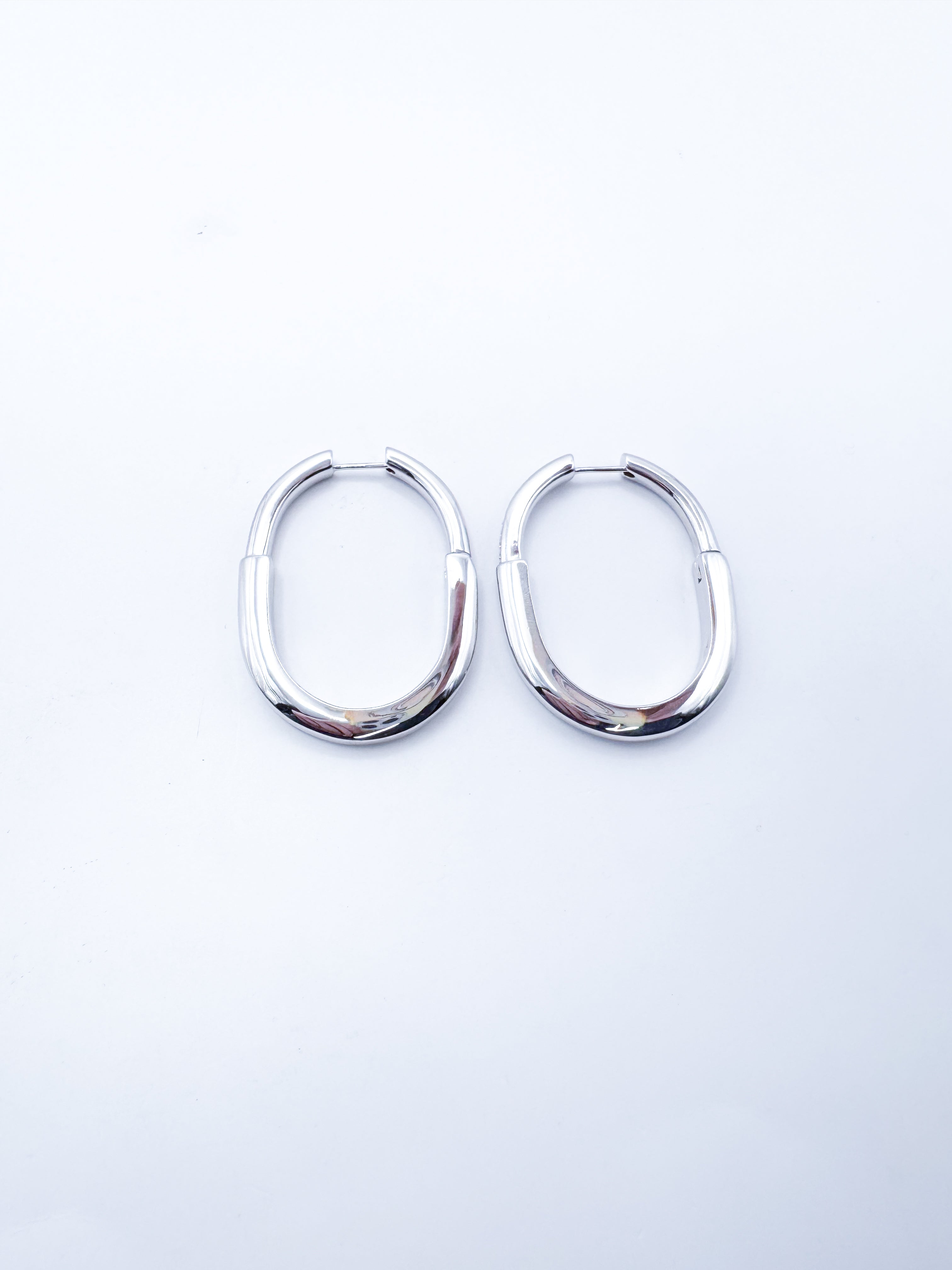 Aretes Locke