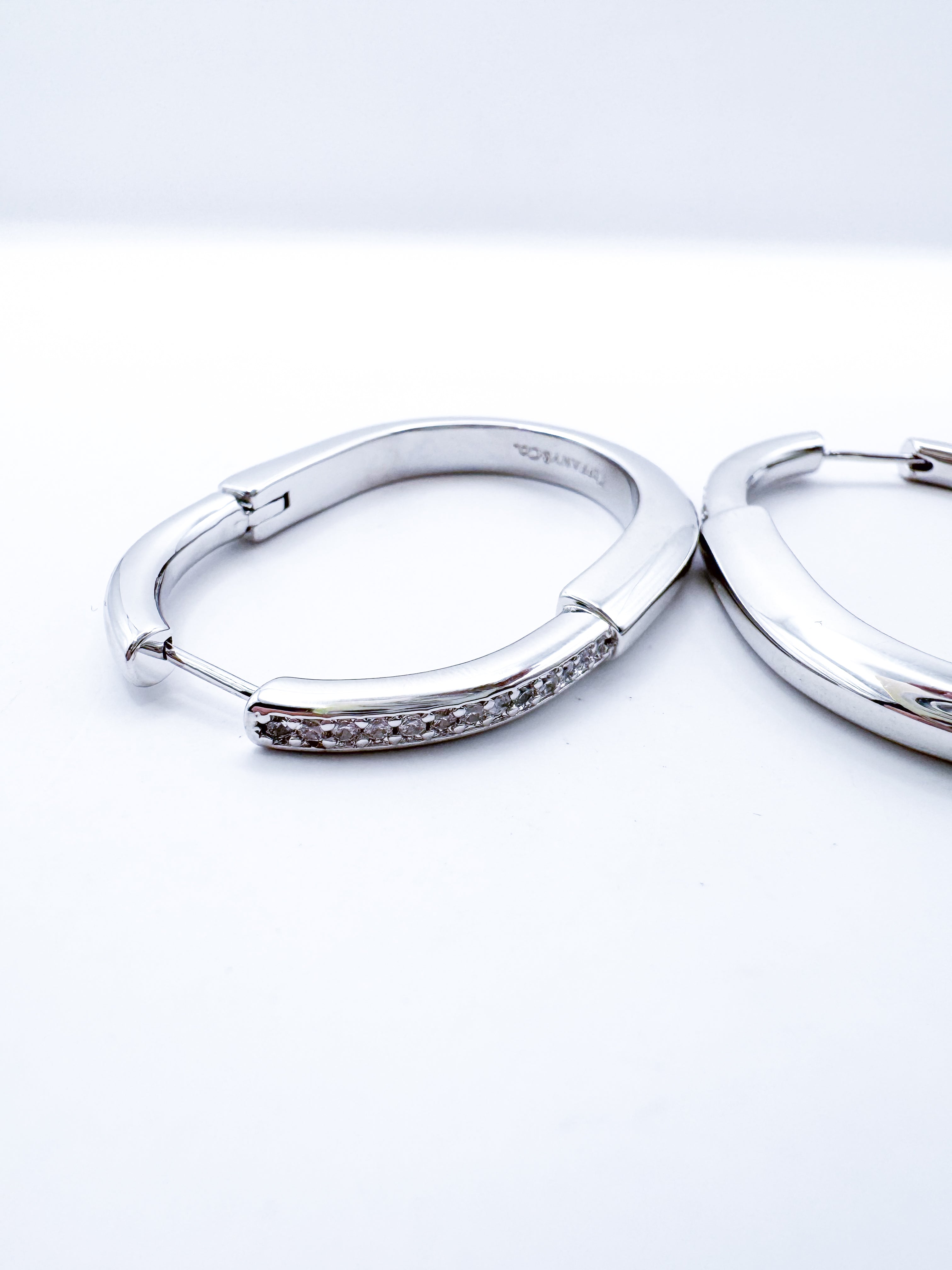 Aretes Locke