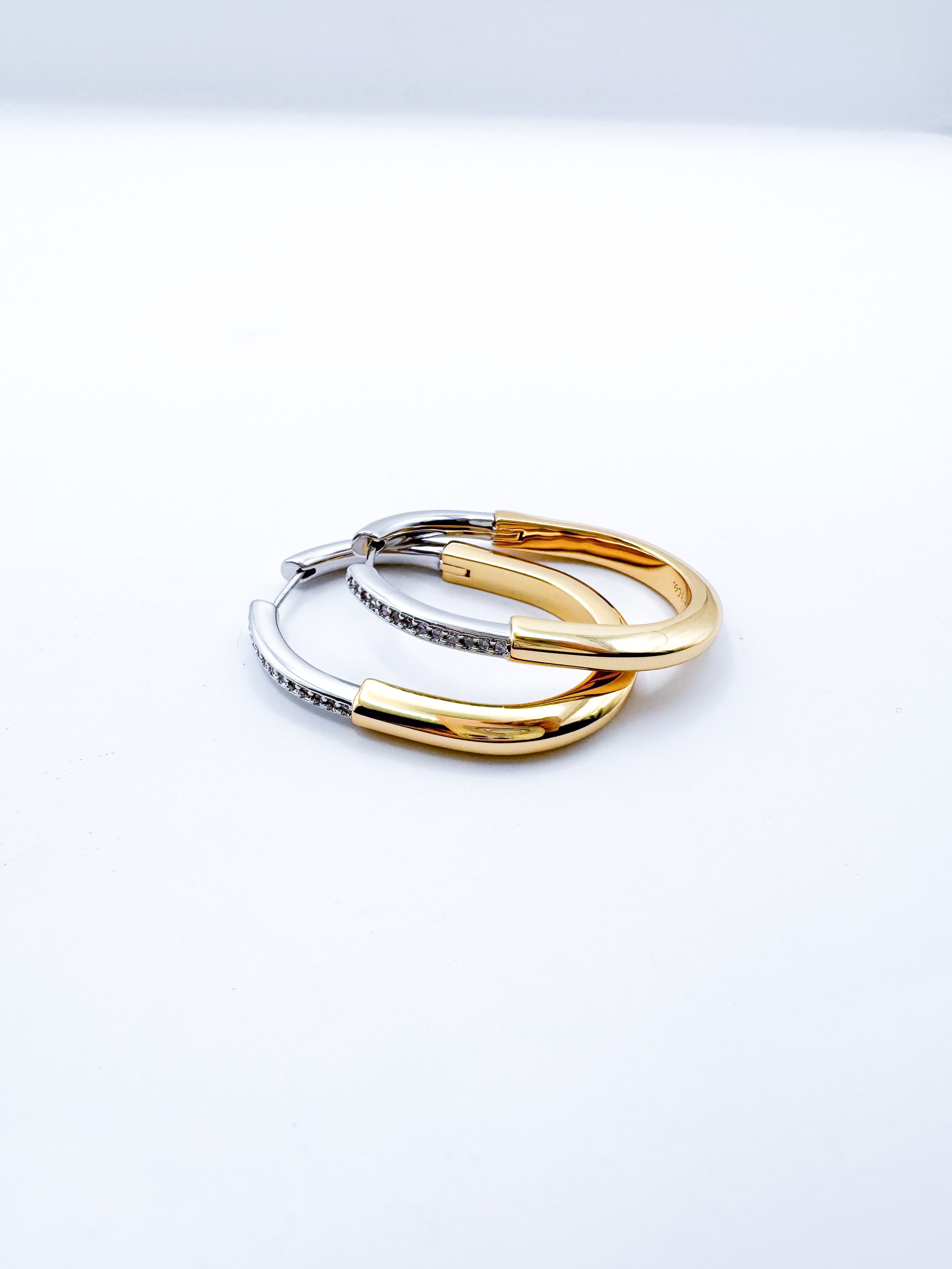Aretes Locke