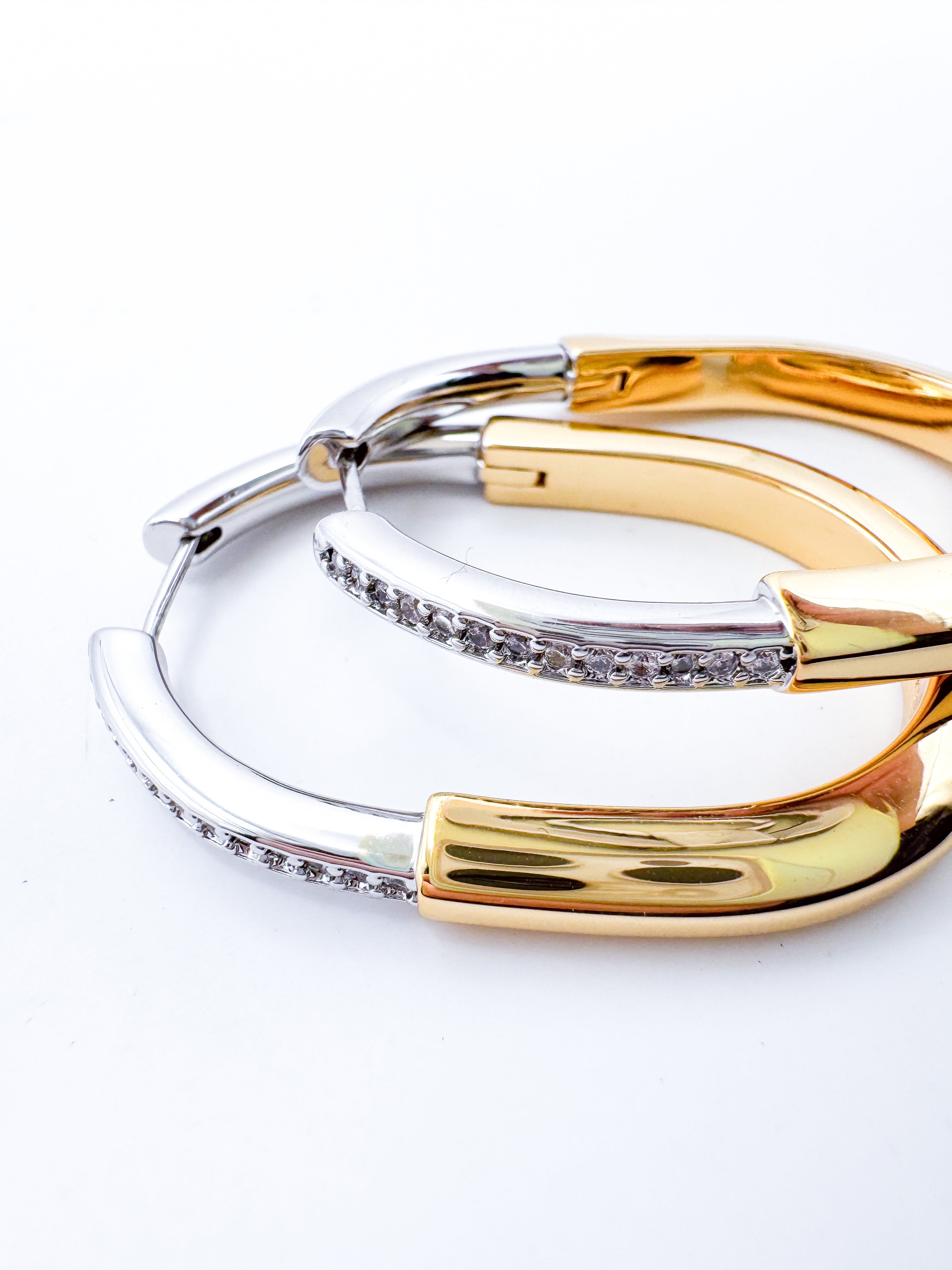 Aretes Locke