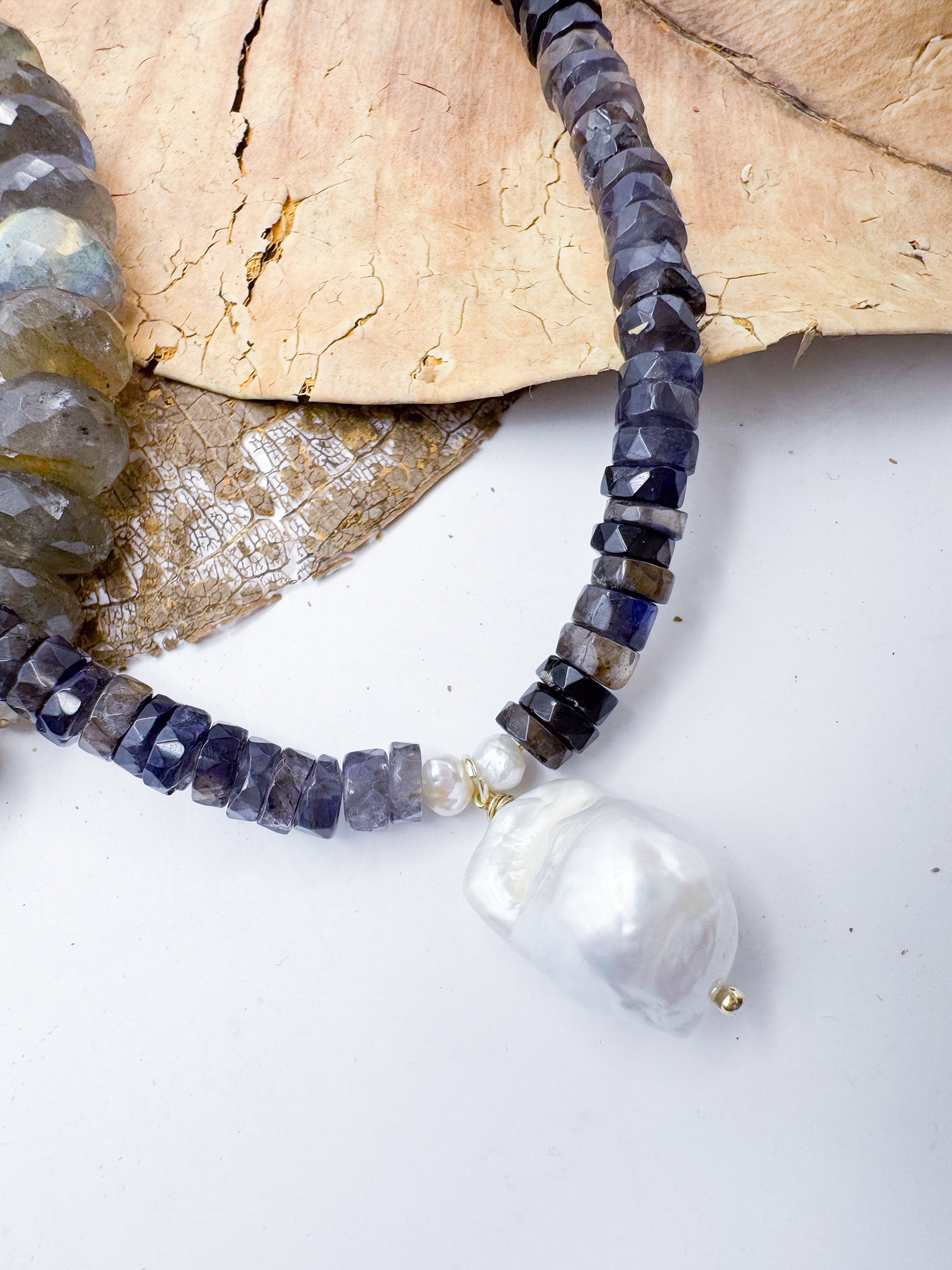 Collar Hiolita Pucca