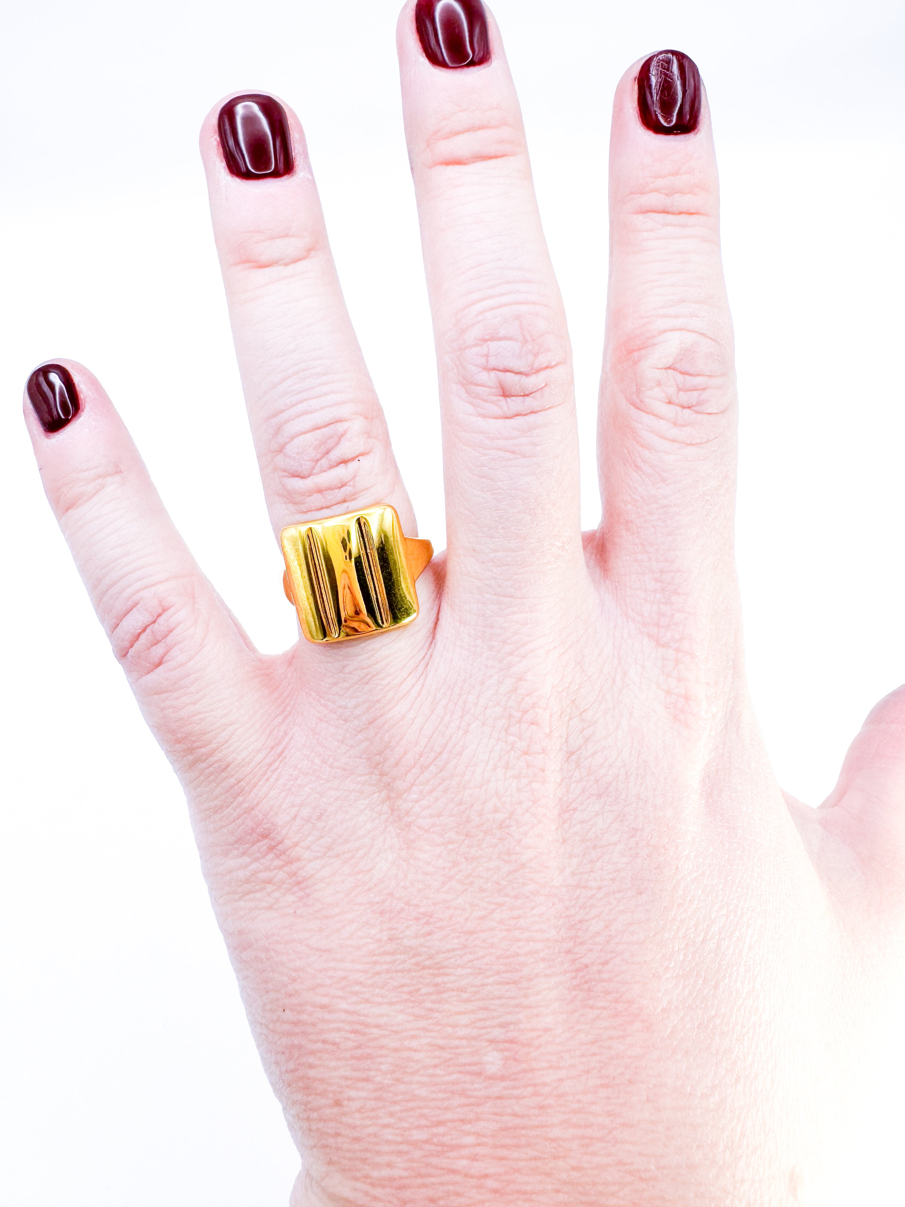 Anillo Naum